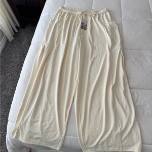NWT HALARA Cream Elastic Waist Pants
